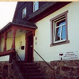 Bild1707 Das 1909 erbaute evang. Pfarrhaus in der Theodor-Heuss-Str.