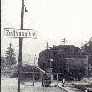 Bild1744 Aartalbahn Triebwagen Bauart Wittfeld 1957 am Bahnhof Zollhaus.